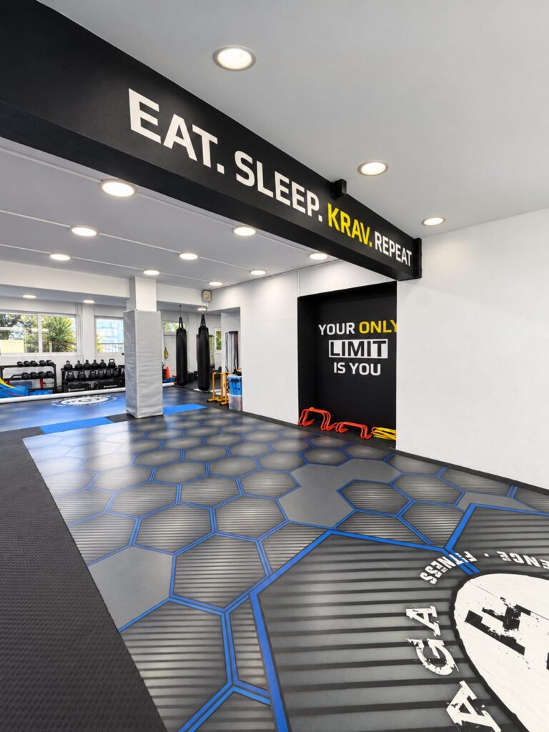 Τοίχος με σύνθημα Eat Sleep Krav Maga